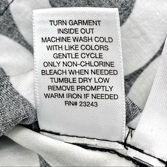 NWOT NY&Co Abstract-Print Button Down Shirt, XS - Picture 14 of 15